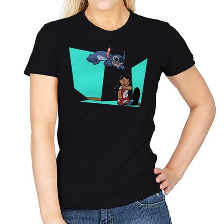 Alien and Girl - Womens T-Shirts RIPT Apparel Small / Black