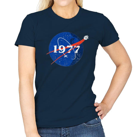 1977 - Womens T-Shirts RIPT Apparel Small / Navy