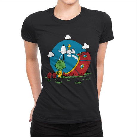 Comic Dog Extraterrestrial - Womens Premium T-Shirts RIPT Apparel Small / Black