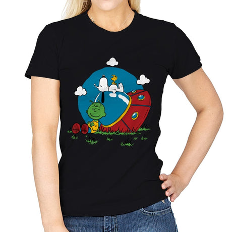 Comic Dog Extraterrestrial - Womens T-Shirts RIPT Apparel Small / Black