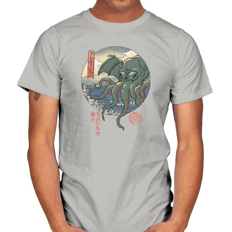 Cthulhu Ukiyo-e - Mens T-Shirts RIPT Apparel Small / Ice Grey