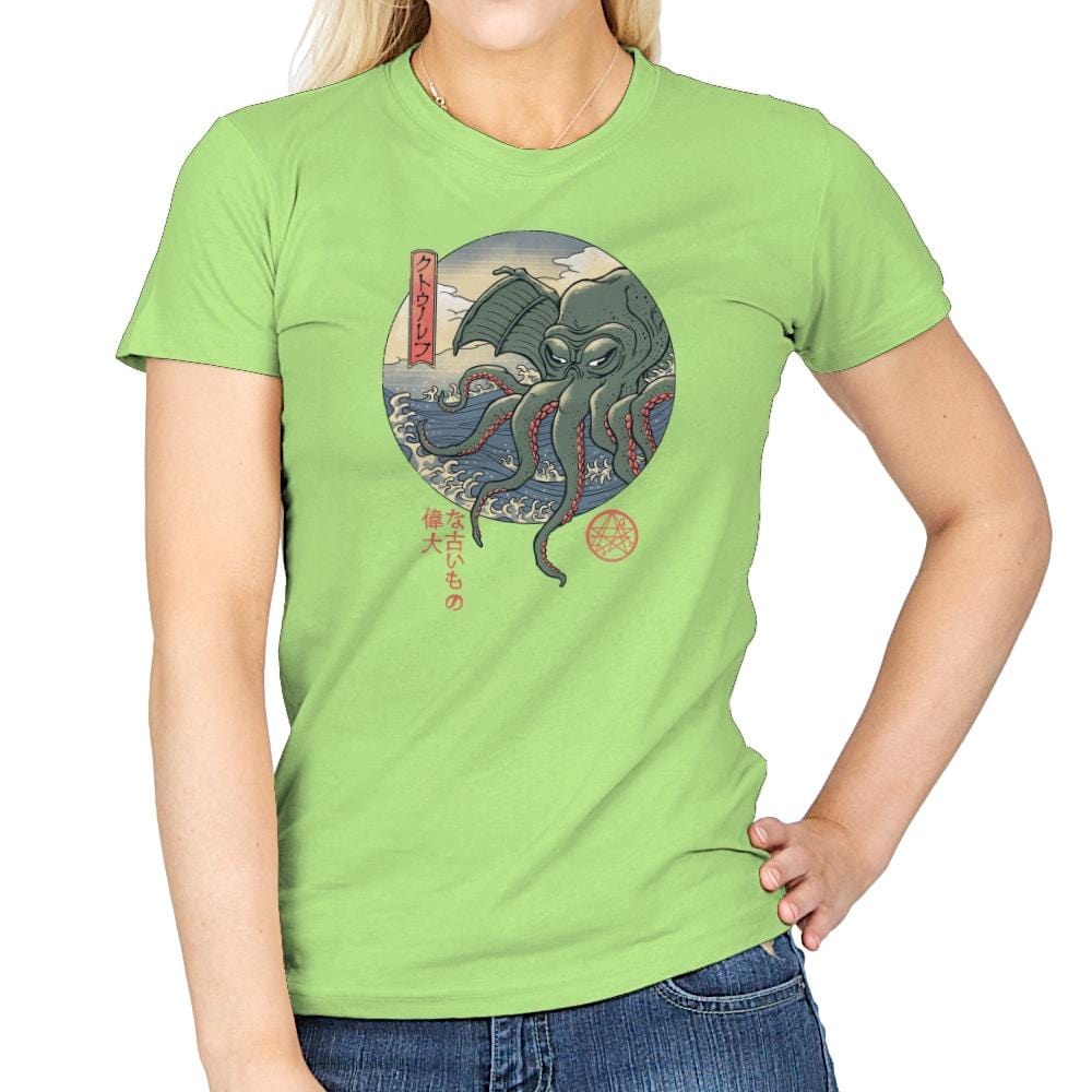 Cthulhu Ukiyo-e - Womens T-Shirts RIPT Apparel Small / Mint Green