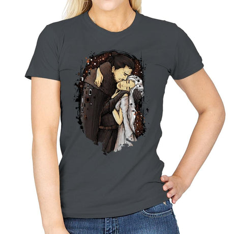 Game of Kisses - Womens T-Shirts RIPT Apparel Small / Charcoal
