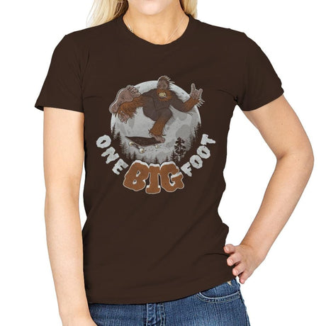 One Big Foot - Womens T-Shirts RIPT Apparel Small / Dark Chocolate