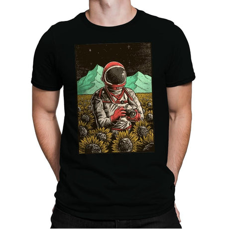 Outer Space Man - Mens Premium T-Shirts RIPT Apparel Small / Black