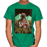 Outer Space Man - Mens T-Shirts RIPT Apparel Small / Kelly Green