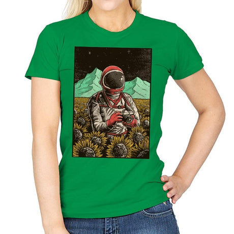 Outer Space Man - Womens T-Shirts RIPT Apparel Small / Irish Green