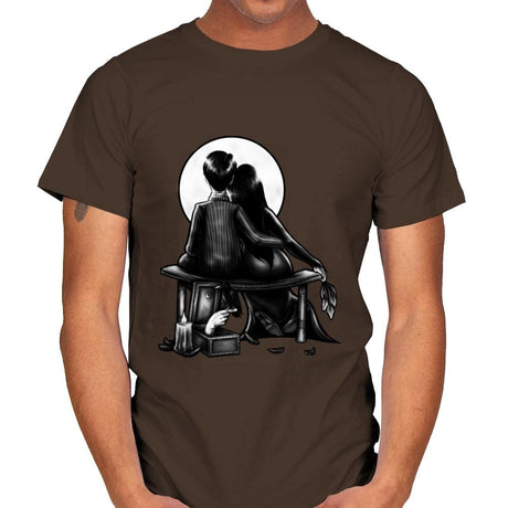 Spooky Love - Mens T-Shirts RIPT Apparel Small / Dark Chocolate