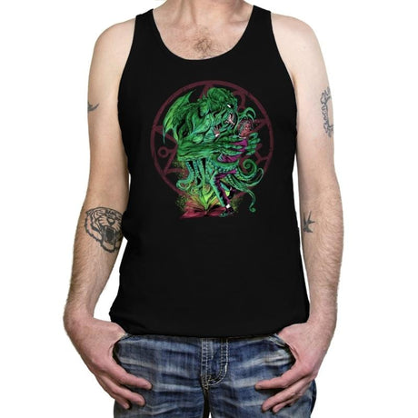 The Great Old Ones Kiss - Tanktop Tanktop RIPT Apparel X-Small / Black