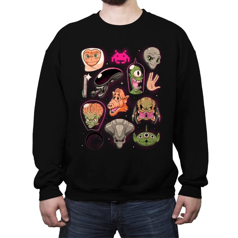 We Love Aliens  - Crew Neck Sweatshirt Crew Neck Sweatshirt RIPT Apparel Small / Black