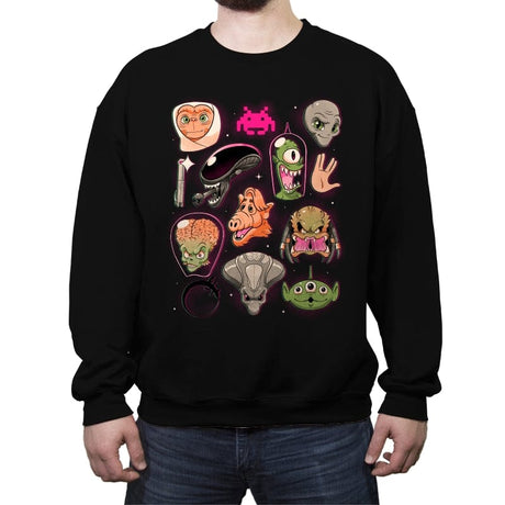 We Love Aliens  - Crew Neck Sweatshirt Crew Neck Sweatshirt RIPT Apparel Small / Black